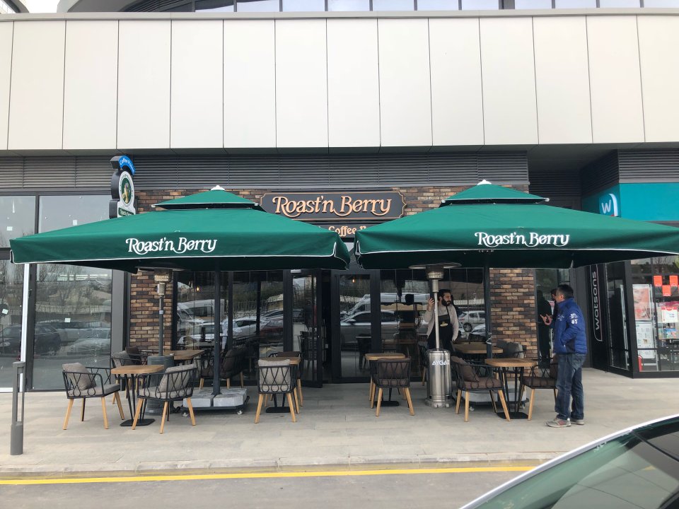 Roast'n Berry Maidan