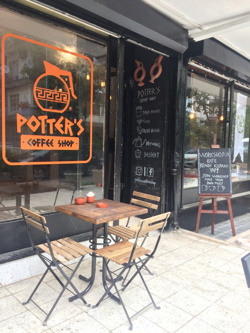 Potter's Coffee Shop