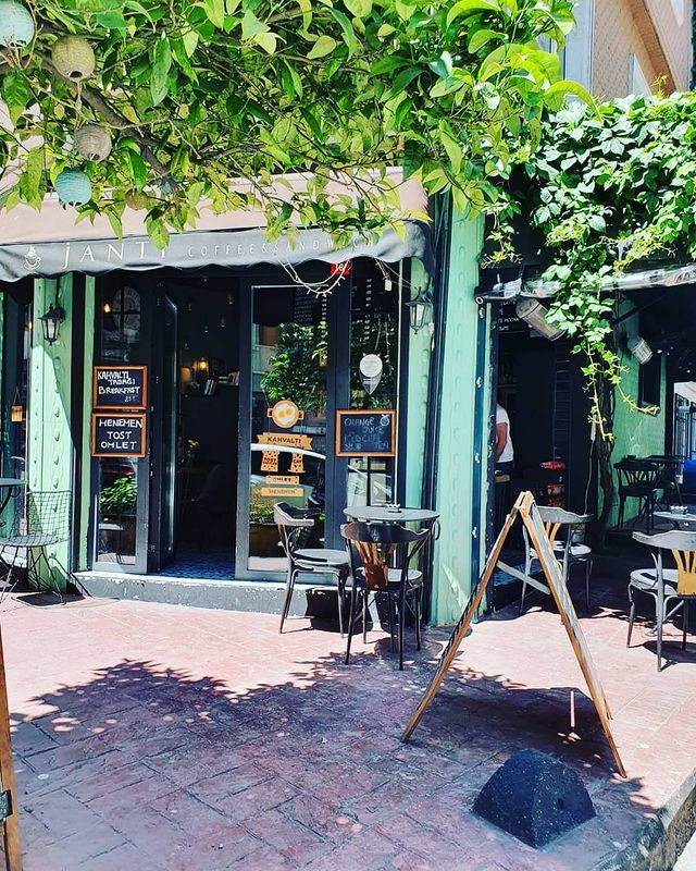 Janti Coffee & Sandwich