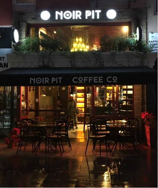 Noir Pit Coffee Moda