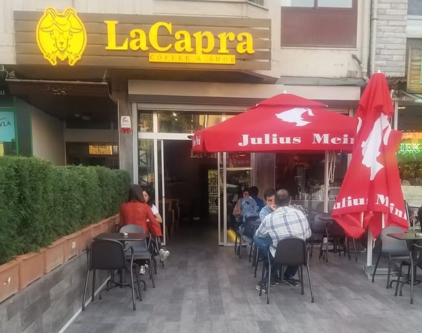 LaCapra Coffee & Shop