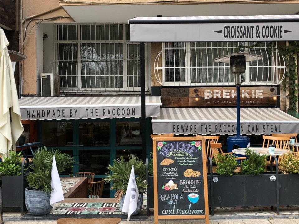 Brekkie Croissant & Cookie